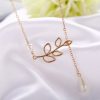 Collar De Perlas Artificiales y Hojas - Imagen 2